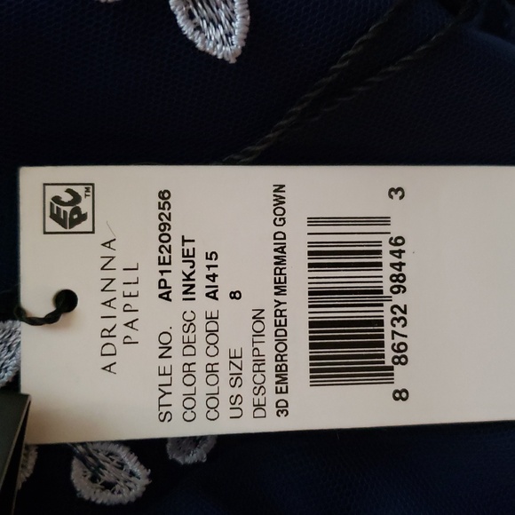 Stunning Adrianna Papell Navy Gown - Picture 8 of 12